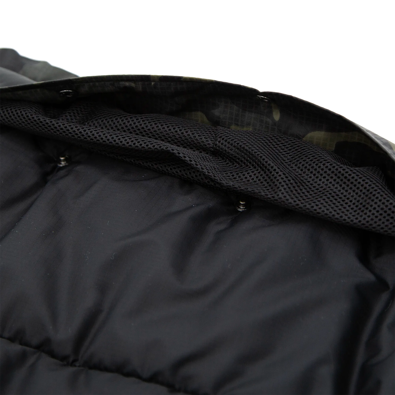 Carinthia Tropen L +5°C Black Multicam