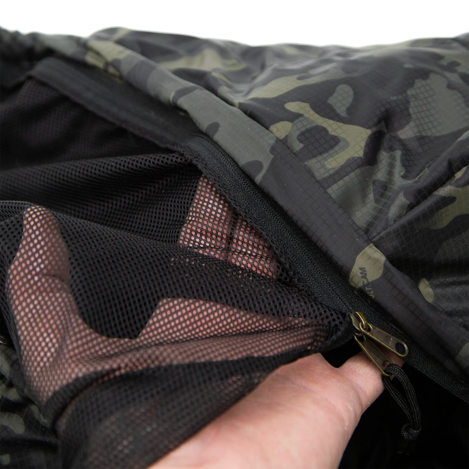 Carinthia Tropen L +5°C Black Multicam