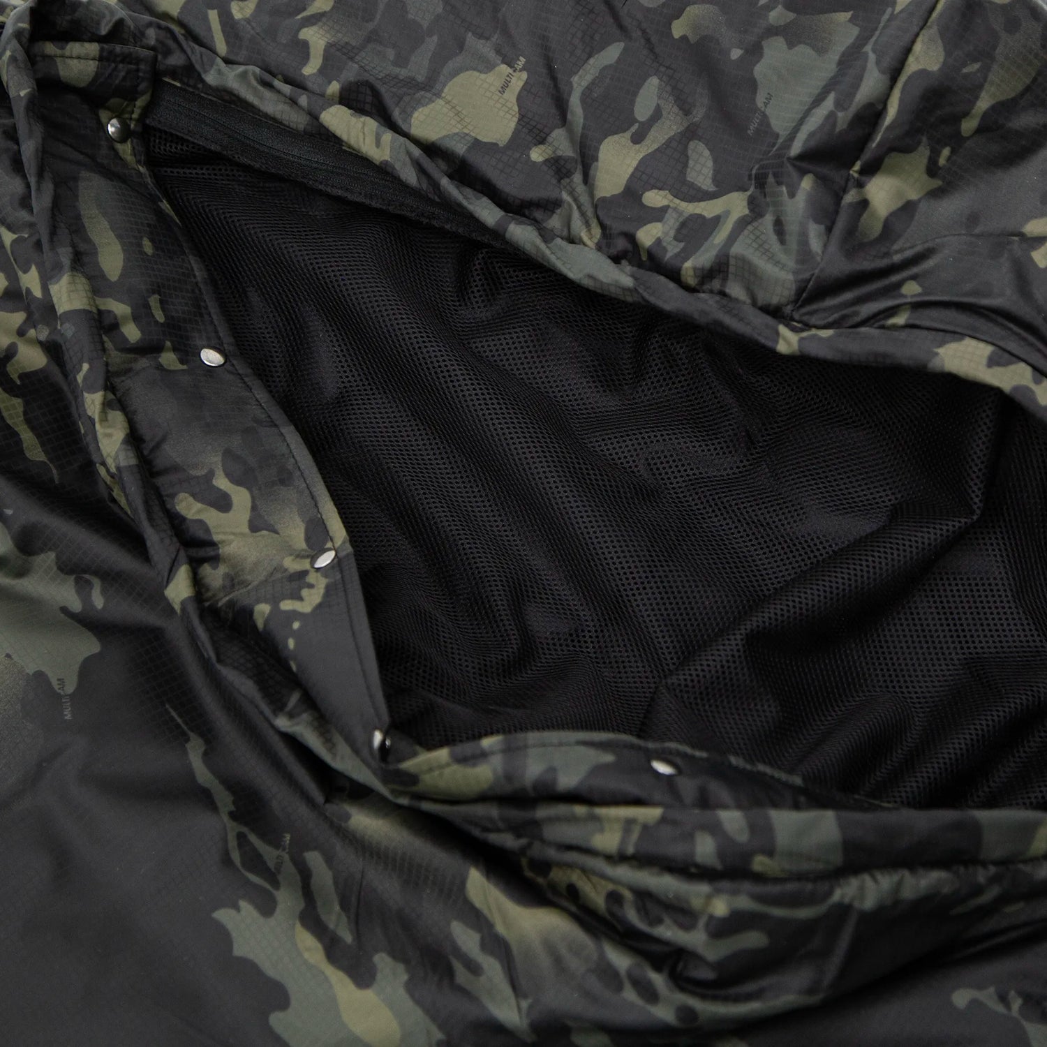 Carinthia Tropen L +5°C Black Multicam