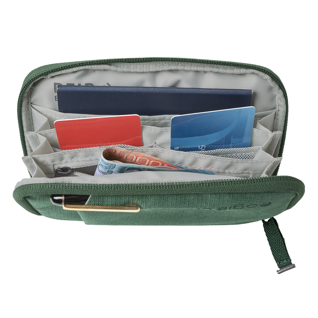Eagle Creek Stash RFID Passport Wallet Grass Green